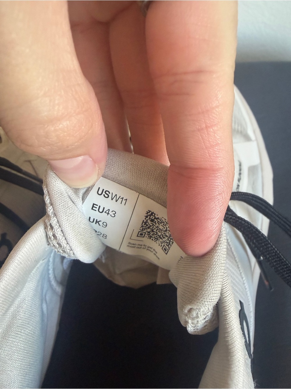 ON RUNNING Oncloud Cloudrunner 2 Running Shoe Sneakers - Picture 4 of 8